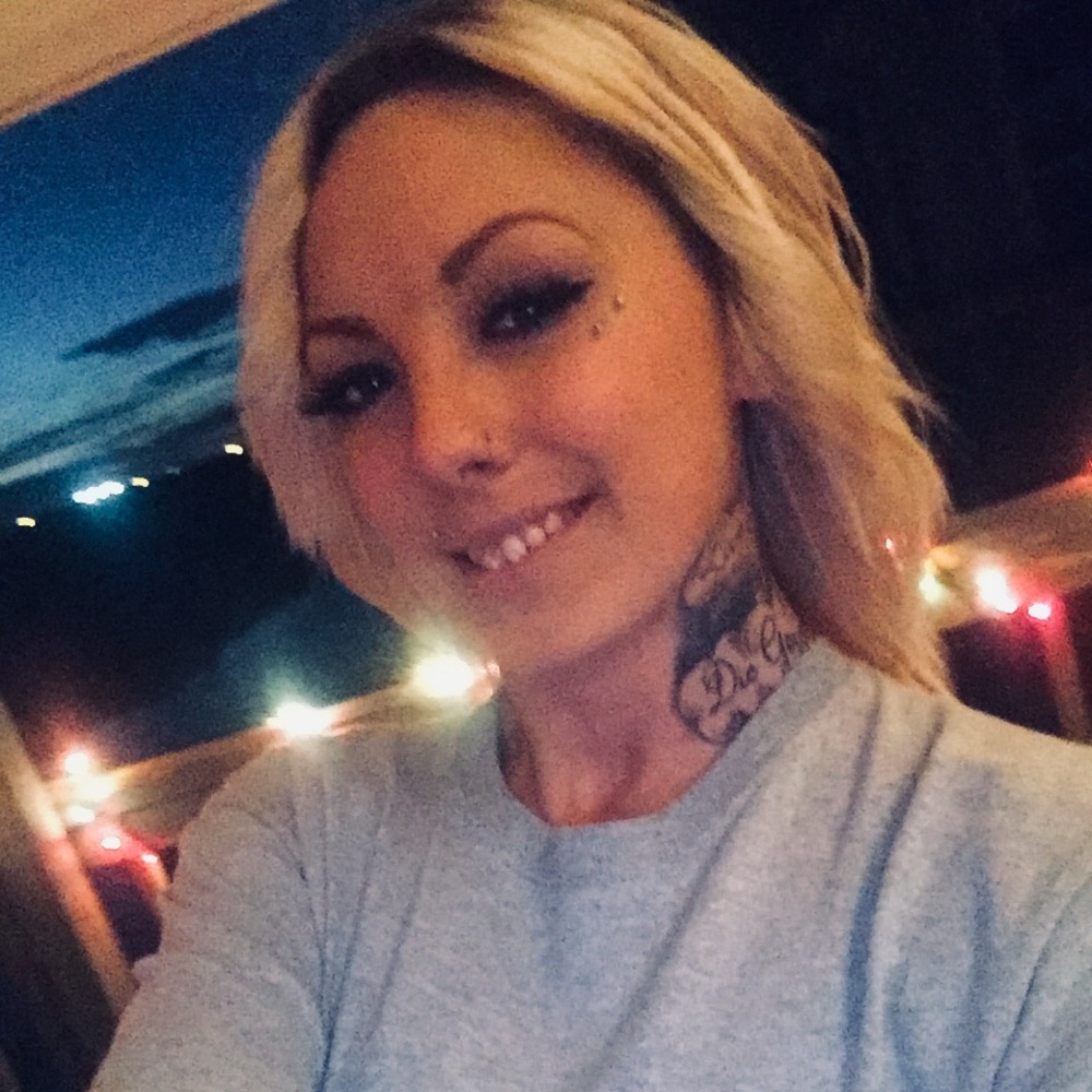 Meet your Posher, Devanee